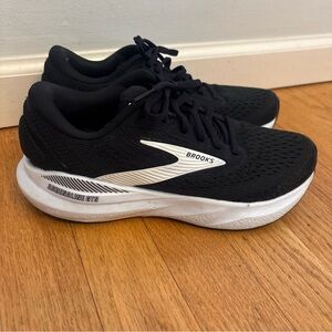 Brooks Adrenaline GTS 24 Black/White Running Shoes 1204261B027 Women's Sz 7